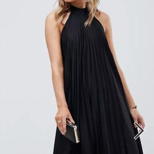 Backless Halter Pleated Maxi Dress